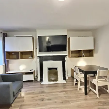 Apartmán In Gated Community With Parking Bray
